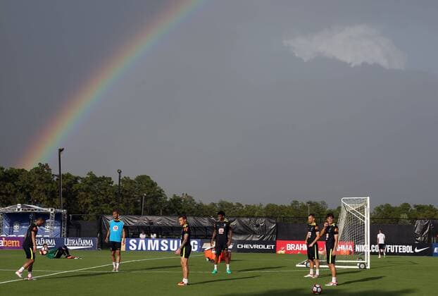 Brazil s players take part in a training session at Florida University in Orlando, United States, 7 June 2016, where they will face Haiti tomorrow during a match of Copa America Centenario. BRAZIL S TRAINING SESSION IN ORLANDO !ACHTUNG: NUR REDAKTIONELLE NUTZUNG!  FLO001 20160608-636009455706634011