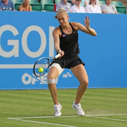 08.06.2016. Nottingham Tennis Centre, Nottingham, England. Aegon WTA Tennis Damen Nottingham Open Day 5. Forehand from Jocelyn Rae of Great Britain playing doubles with Anna Smith xDavidxKissmanx  ActionPlus11746564