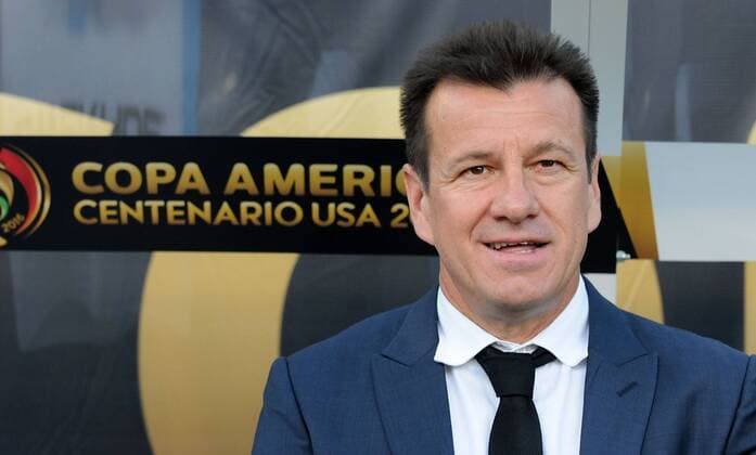 Brazil coach Carlos Dunga reacts during the team s Copa America Centenario Group B match against Haiti at the Camping World stadium in Orlando, Florida, United States, 8 June 2016. BRAZIL VS HAITI !ACHTUNG: NUR REDAKTIONELLE NUTZUNG!  BIL028 20160609-636010364262410855