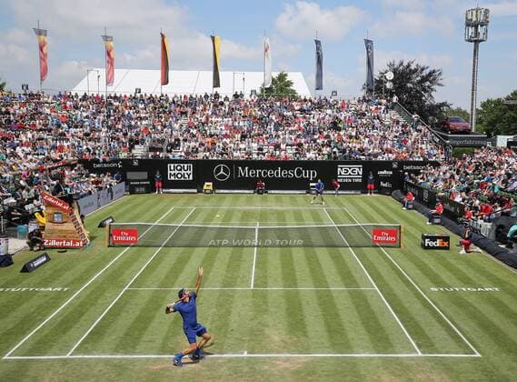 Tennis MercedesCup Stuttgart 09.06.2016 ATP Tennis Herren Tennis Turnier MeercedesCup beim TC Weissenhof in Stuttgart Roger Federer (SUI) vorne, Taylor Fritz (USA) hinten.