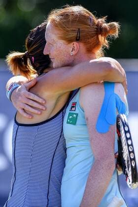 Belgian Alison Van Uytvanck and Serbian Jelena Jankovic celebrate after winning a tennis game between Belgian Alison Van Uytvanck and Jelena Jankovic versus Croatian Darija Jurak and Australian Anastasia Rodionova during the quarter finals of the women s doubles tournament at Ricoh Open WTA Tennis Damen tennis tournament in Rosmalen, the Netherlands, Thursday 09 June 2016. LUCxCLAESSEN  x04868455x
