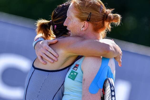 Belgian Alison Van Uytvanck and Serbian Jelena Jankovic celebrate after winning a tennis game between Belgian Alison Van Uytvanck and Jelena Jankovic versus Croatian Darija Jurak and Australian Anastasia Rodionova during the quarter finals of the women s doubles tournament at Ricoh Open WTA Tennis Damen tennis tournament in Rosmalen, the Netherlands, Thursday 09 June 2016. LUCxCLAESSEN  x04868461x