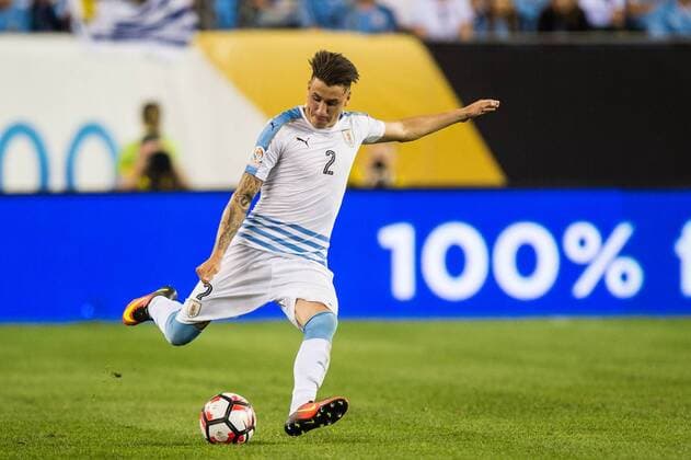 June 9 2016: Uruguay defender Jose Gimenez (2) takes a shot during the 2nd half of the match between Uruguay versus Venezuela at Lincoln Financial Field in Philadelphia, PA (Photo by Dennis Schneidler Icon Sportswire) SOCCER: JUN 09 Copa America Centenario - Uruguay v Venezuela Icon0609161038 EDITORIAL USE ONLY