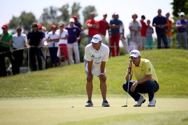 GOLF - PGA Golf Herren Lyoness Open 2016 ATZENBRUGG,AUSTRIA,10.JUN.16 - GOLF - PGA European Tour, Lyoness Open, Diamond Country Club. Image shows Bernd Wiesberger (AUT) and his caddy. GEPAxpictures xDanielxGoetzhaber