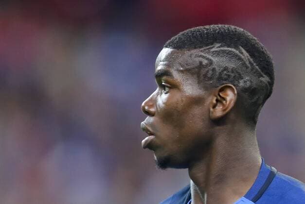 EURO 2016, Frankreich - Rumänien Paul POGBA, FRA 15 Halbfigur, Freisteller , Aktion, Einzelbild, Portrait, Porträt, Haare, Frisur, Styling, Hair, Gel, Mode, Haarschnitt FRANCE - ROMANIA 2-1 Football European Championships at 6th June 2016 in Paris, Stade de France.
