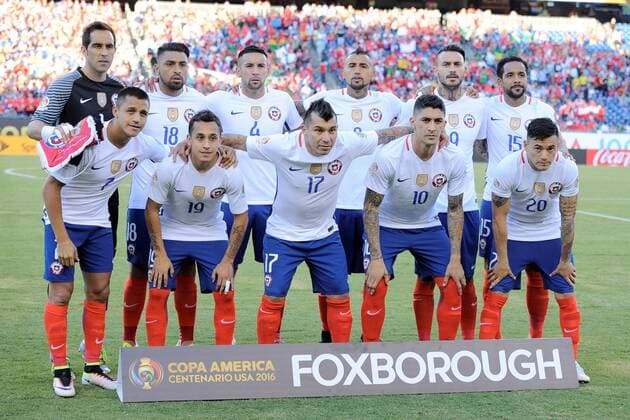 Friday, June 10, 2016: The Chilean team poses for a photo before the Copa America Centenario soccer match between Chile and Bolivia Nationalteam Länderspiel held at Gillette Stadium in Foxborough, Massachusetts. Chile defeats Bolivia 2-1 SOCCER 2016: Copa America Centenario CHILE VS BOLIVIA Länderspiel Nationalmannschaft JUN 10 - ZUMAc04_