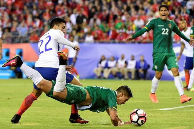 Friday, June 10, 2016: Chile forward Edson Puch (22) hip-checks Bolivia defender Marvin Bejarano (17) during the Copa America Centenario soccer match between Chile and Bolivia Nationalteam Länderspiel held at Gillette Stadium in Foxborough, Massachusetts. Chile defeats Bolivia 2-1 SOCCER 2016: Copa America Centenario CHILE VS BOLIVIA Länderspiel Nationalmannschaft JUN 10 - ZUMAc04_