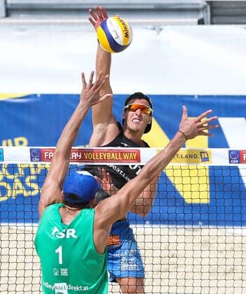 Beach volleyball Beachvolleyball - CEV Continental Cup BADEN BEI WIEN,AUSTRIA,11.JUN.16 - BEACH VOLLEYBALL - CEV Continental Cup, ladies, final. Image shows Sean Faiga (ISR) and Martin Ermacora (AUT). GEPAxpictures xPhilippxBrem