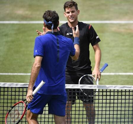 Dominic Thiem (AUT) jubelt über Matchgewinn und Einzug ins Finale und erhält Gratulation von Roger Federer (SUI) (links) 11.06.2016 Halbfinale Tennis Mercedes-Cup Stuttgart Weißenhof 04.06..-12.06.2016 MercedesCup Stuttgart Weißenhof 2016