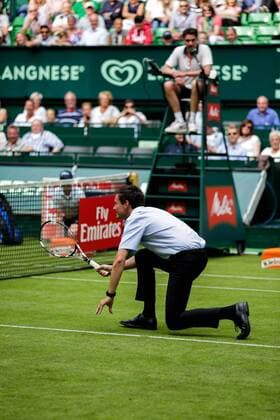 GER., Gerry Weber Open, Champions Trophy 11.06.2016, Gerry Weber Stadion, Halle in Westfalen, GER, Gerry Weber Open, Turniertag 1, Champions Trophy, im Bild Michael Stich tauscht die Rolle mit dem Schiedsrichter Foto @ nordphoto Rauch Local Caption nordphotoxrauch
