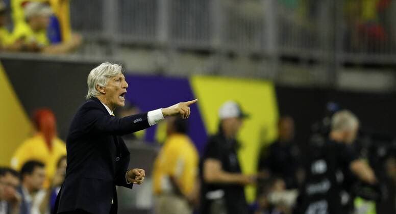 Head coach of Colombia Jose Pekerman shouts instructions against Costa Rica during a soccer match part of Copa Libertadores Centenario at NRG stadium in Houston, Texas, United States, 11 June 2016. Colombia vs. Costa Rica !ACHTUNG: NUR REDAKTIONELLE NUTZUNG!  TX01 20160612-636013094096315435