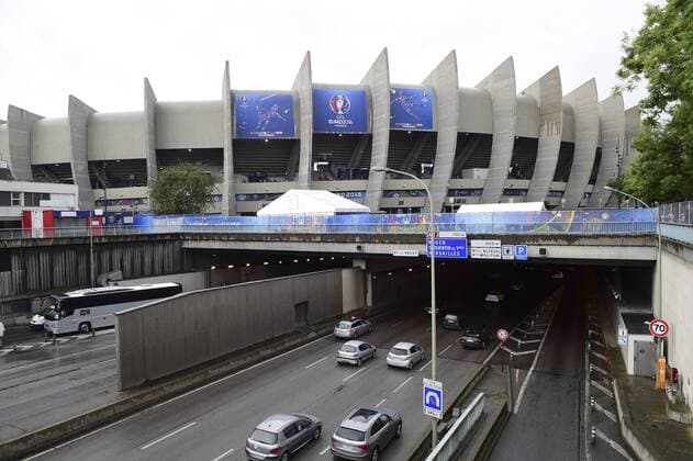 vue exterieure du Parc des Princes FOOTBALL : Türkei - Kroatien EM EURO NATIONALTEAM - UEFA EURO EM Europameisterschaft Fussball 2016 - Paris - 12 06 2016 JBAutissierx 