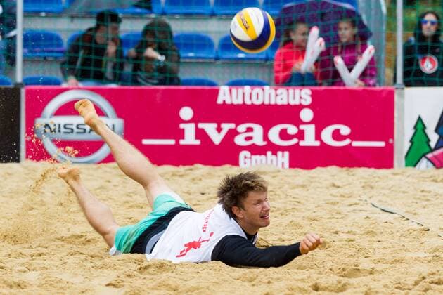 Hechtbagger Bagger Abwehr Johannes Delinsky (TG Mainz Gonsenheim); LBS Cup Beachvolleyball Friedrichshafen, Promenade, Friedrichshafen Germany, 20160612; Friedrichshafen Copyright: Wuechnerx xEibner-Pressefoto EP_nwr