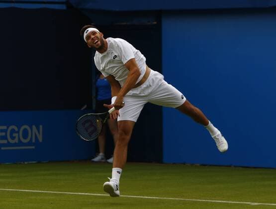 13.06.2016. Queens Club, London, England. Aegon Queens Tennis Championships Day One. Jiri Vesely (CZE) serves during his rain affected singles qualifier against Kevin Anderson (RSA) xAlanxMartinx  ActionPlus11748691