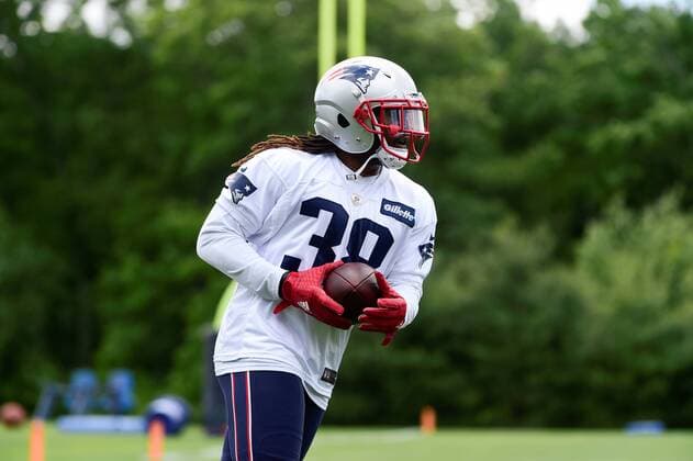 Monday, June 13, 2016: New England Patriots running back Brandon Bolden (38) returns the ball at the New England Patriots organized team activities held on the practice field at Gillette Stadium, in Foxborough, Massachusetts. NFL American Football Herren USA 2016: Patriots OTA JUN 13 - ZUMAc04_