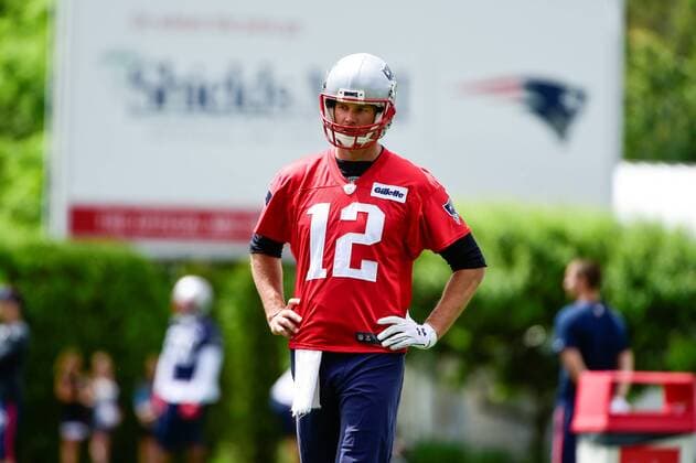 Monday, June 13, 2016: New England Patriots quarterback Tom Brady (12) watches teammates practice at the New England Patriots organized team activities held on the practice field at Gillette Stadium, in Foxborough, Massachusetts. NFL American Football Herren USA 2016: Patriots OTA JUN 13 - ZUMAc04_