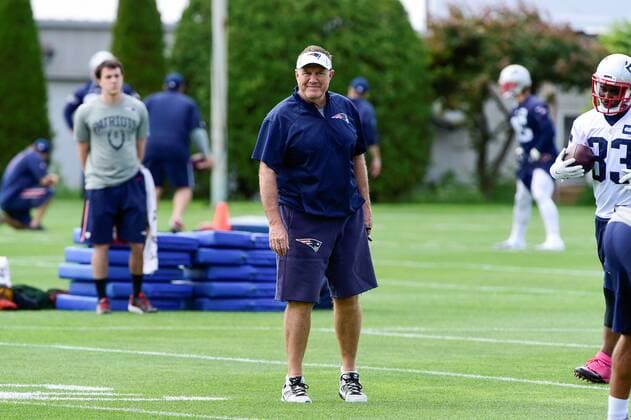 Monday, June 13, 2016: New England Patriots head coach Bill Belichick looks to the sideline at the New England Patriots organized team activities held on the practice field at Gillette Stadium, in Foxborough, Massachusetts. NFL American Football Herren USA 2016: Patriots OTA JUN 13 - ZUMAc04_
