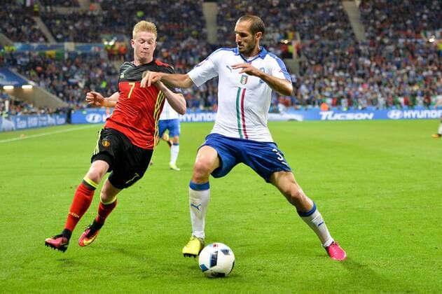 07 KEVIN DE BRUYNE (bel) - 03 Giorgio Chiellini (ita) - Fussball, Länderspiel Nationalteam, Belgien vs. Italien - UEFA EURO EM Europameisterschaft Fussball 2016 - 13 06 2016 AnthonyBIBARD FEP Panoramic 
