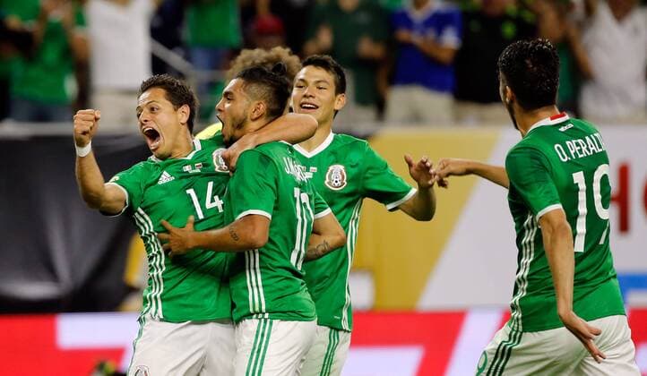 Copa America, Mexiko - Venezuela Mexico s players celebrate their 1-1 goal before Venezuela during their Copa America 2016 match at NRG Stadium in Houston, Texas, United States, 13 June 2016. MEXICO VS VENEZUELA !ACHTUNG: NUR REDAKTIONELLE NUTZUNG!  HST023 20160614-636014737189255487