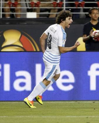 Uruguay player Matias Corujo (C)reacts after scoring a goal against Jamaica in the second half during the soccer game of Copa America Centenario in Santa Clara, California, EEUU, 13 June 2016. URUGUAY VS JAMAICA !ACHTUNG: NUR REDAKTIONELLE NUTZUNG!  STC001 20160614-636014856782752148