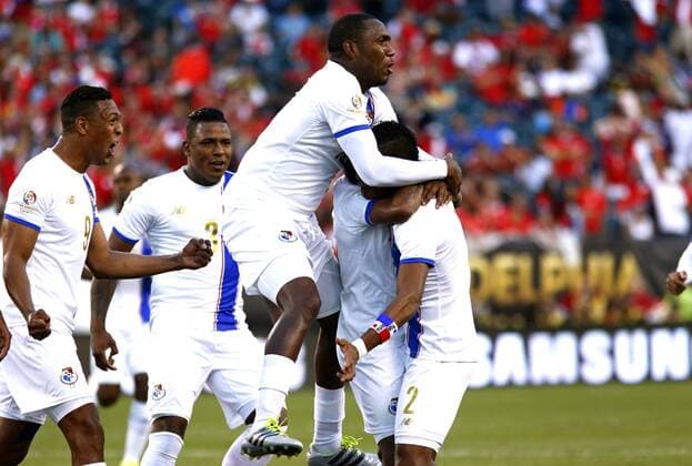 Copa America, Chile - Panama Panama player Miguel Camargo celebrates his 1-1 goal before Chile with his team mates during their Copa America Centenario Group D match at the Lincoln Financial Field in Philadelphia, Pennsylvania, United States, 14 June 2016. CHILE VS PANAMA !ACHTUNG: NUR REDAKTIONELLE NUTZUNG!  PHI020 20160615-636015554468836770