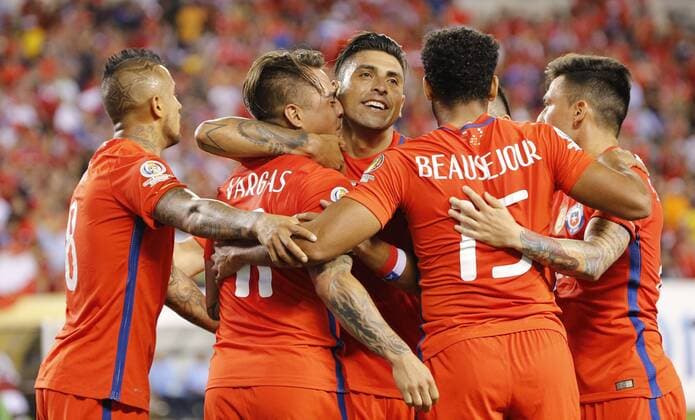 Copa America, Chile - Panama Chile players celebrate Eduardo Vargas 2-1 goal before Panama during their Copa America Centenario Group D match at the Lincoln Financial Field in Philadelphia, Pennsylvania, United States, 14 June 2016. CHILE VS PANAMA !ACHTUNG: NUR REDAKTIONELLE NUTZUNG!  PHI035 20160615-636015570972976460