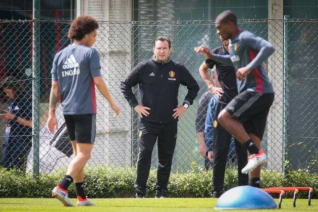 EURO 2016, Belgien Training Belgium s head coach Marc Wilmots (C) pictured during a training session of Belgian soccer team Red Devils, during the Euro 2016 UEFA European Championship EM Europameisterschaft in France, on Wednesday 15 June 2016, in Bordeaux, France. The Euro2016 tournament is taking place from 10 June to 10 July. Belgium lost Yesterday in their first game in Group E against Italy. BRUNOxFAHY  x04871322x
