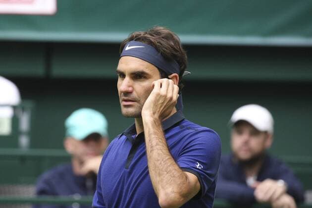 Tennis Gerry Weber Open 2016 am 15.06.2016 im Gerry Weber Stadion in Halle Westf. Roger Federer (SUI) nachdenklich. Foto: osnapix bk