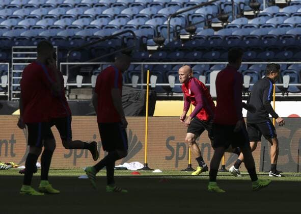 United States player Michael Bradley (3R) participates in a training session at Century Link stadium in Seattle, United States, 15 June 2015. US will face Ecuador at Copa America Centenario s quarter-final match at the Century Field stadium tomorrow. EFE David Fernandez USA TRAINING SESSION IN SEATTLE !ACHTUNG: NUR REDAKTIONELLE NUTZUNG!  SEA023 20160616-636016429885703695