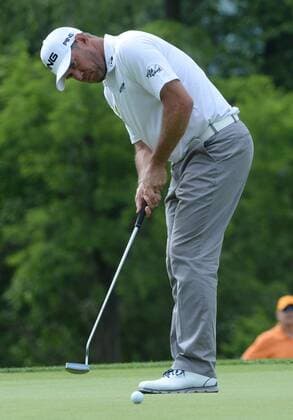 Golf, US Open England s Lee Westwood just misses a birdie on the 15th hole during the first round of the U.S. Open golf championship at Oakmont Country Club near Pittsburgh, Pennsylvania on Thursday, June 16, 2016. Westwood teed off on the back nine and was two under after six holes before rain stopped play.  OAK20160616102 PATxBENIC