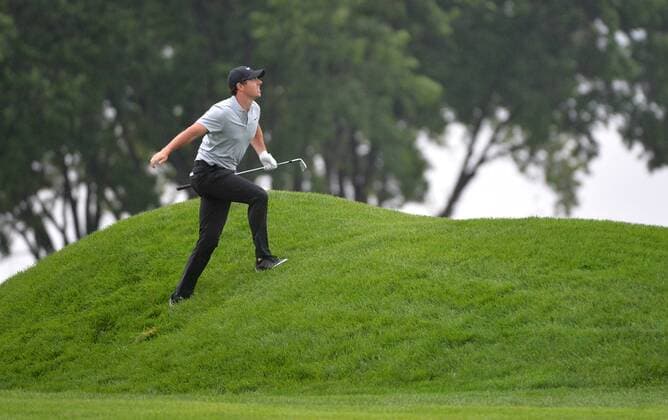 Rory McIlroy walks on the 12th fairway during the first round of the 2016 U.S. Open at Oakmont Country Club in Oakmont, Pennsylvania on June 16, 2016.  OAK20160616333 KEVINxDIETSCH