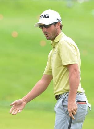 Andrew Landry, of Austin, Texas, misses a birdie putt on the sixth hole during first round of the U.S. Open golf championship at Oakmont Country Club near Pittsburgh, Pennsylvania on Thursday, June 16, 2016. Landry is the leader at three under par after play was suspended for the day due to rain during the first round. He has a birdie putt left on his final hole.  OAK20160616120 PATxBENIC
