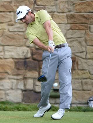 Andrew Landry, of Austin, Texas, hits his tee shot on the 9th hole during first round of the U.S. Open golf championship at Oakmont Country Club near Pittsburgh, Pennsylvania on Thursday, June 16, 2016. Landry is the leader at three under par after play was suspended for the day due to rain during the first round. He has a birdie putt left on his final hole.  OAK20160616117 PATxBENIC