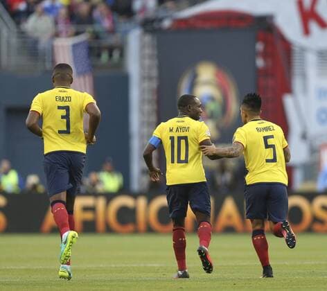 Ecuador players celebrate their 2-1 goal before US during their Copa America Centenario soccer match between USA and Ecuador at CenturyLink Field in Seattle, Washington, United States, 16 June, 2016. USA VS ECUADOR !ACHTUNG: NUR REDAKTIONELLE NUTZUNG!  CEN054 20160617-636017377168950762