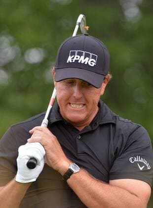 Phil Mickelson reacts after hitting off of the 13 tee during the U.S. Open at Oakmont Country Club in Oakmont, Pennsylvania on June 17, 2016.  OAK20160617323 KEVINxDIETSCH