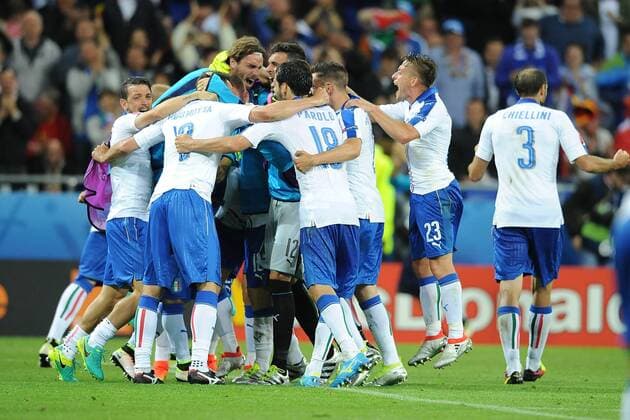 Football - soccer: UEFA EURO EM Europameisterschaft Fussball 2016, Italy (ITA) - Belgium (BEL), the exultation of the Azzurri players after the game (Hinweis: Verwendung nur in Deutschland - only Germany) xHOCHxZWEIx xItalyxPhotoxPressx 
