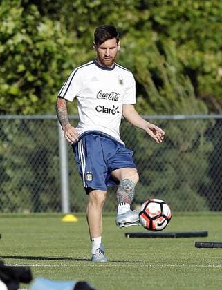 Copa America, Training Nationalteam Argentinien Argentina player Lionel Messi participates in a training session at Gillete stadium in Foxborough, United States, 17 June 2016, on the quarter-final stage of the Copa America Centenario 2016. EFE Mauricio Duenas Castaneda ARGENTINA S TRINING SESSOIN IN FOXBOROUGH !ACHTUNG: NUR REDAKTIONELLE NUTZUNG!  FOX007 20160618-636018074032613514