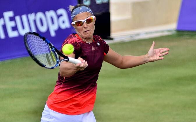 Belgian Kirsten Flipkens during the semifinal match against French Carolina Garcia played at the Mallorca Open 2016 played at Santa Ponsa court in Majorca, Balearic Islands, Spain on 18 June 2016. Carolina Garcia vs Kirsten Flipkens !ACHTUNG: NUR REDAKTIONELLE NUTZUNG!  TEN01 20160618-636018676065397375
