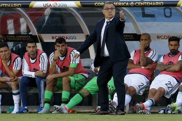 Argentina Coach Gerardo Martino reacts in the Copa America quarterfinals at Gillette stadium in Foxborough, USA, 18 June 2016. Argentina Vs. Venezuela !ACHTUNG: NUR REDAKTIONELLE NUTZUNG!  FOX100 20160619-636019006731407509