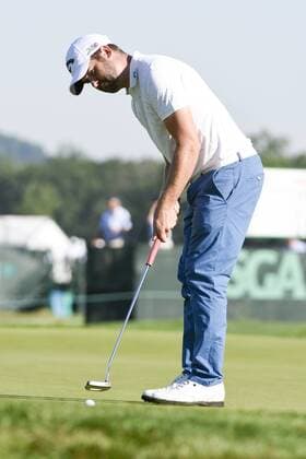 18 June 2016: Andrew Landry (USA) with a putt on the 14th green during the second round of the US Open at Oakmont Country Club in Pittsburgh, Pa. GOLF: JUN 18 PGA Golf Herren - US Open - Second Round Icon4391606181139 EDITORIAL USE ONLY