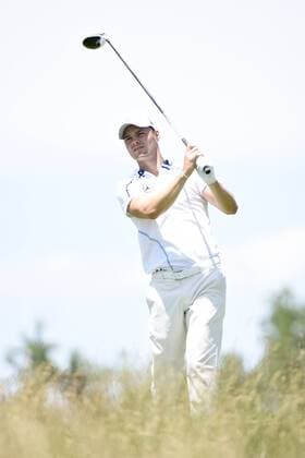 18 June 2016: Martin Kaymer (GER) plays his shot from the 18th tee during the second round of the US Open at Oakmont Country Club in Pittsburgh, Pa. GOLF: JUN 18 PGA Golf Herren - US Open - Second Round Icon4391606181929 EDITORIAL USE ONLY