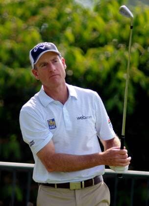 Jim Furyk hits his tee shot on the second hole during the third round at the U.S. Open golf championship at Oakmont Country Club near Pittsburgh, on June 18, 2016.  OAK20160618328 ARCHIExCARPENTER