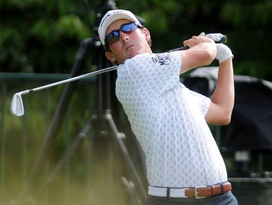 Andrew Landry hits his tee shot on the second hole of the third round at the U.S. Open golf championship at Oakmont Country Club near Pittsburgh, on June 18, 2016.  OAK201606183317 ARCHIExCARPENTER