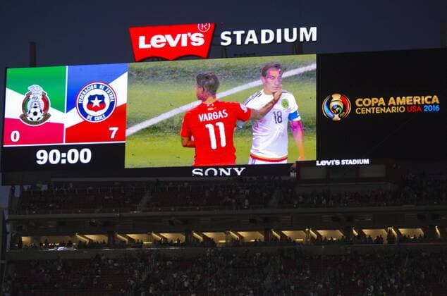 Copa America, Viertelfinale, Mexiko - Chile 0:7 June 18, 2016 - Santa Clara, California, U.S - The scoreboard showing the final score, Chile 7 and Mexico 0, with Eduardo Vargas 11 of Chile is the Player of the Match for scoring 4 goals and Andres Guardado 18 of Mexico in their quarterfinal match in the Copa America Centenario 2016 football tournament held at Levis Stadium in Santa Clara, California on Saturday June 18, 2016. Chile defeats Mexico 7-0. Mexico vs. Chile - ZUMAp124