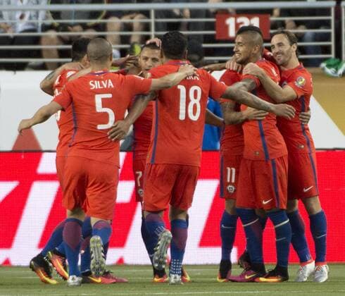 Chile celebrates one of five goals against Mexico in the second half at COPA America Centenario quarter-finals at Levi s Stadium in Santa Clara, California on June 18, 2016. Chile annihilated Mexico 7-0.  SXP2016061816 TERRYxSCHMITT
