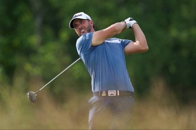 June 18, 2016: Scott Piercy watches his drive from the fourth tee during the third round of golf at the US Open at Oakmont Country Club in Pittsburgh, PA. (Photo by Shelley Lipton Icon Sportswire) GOLF: JUN 18 PGA Golf Herren - US Open - Third Round Icon160618057 EDITORIAL USE ONLY