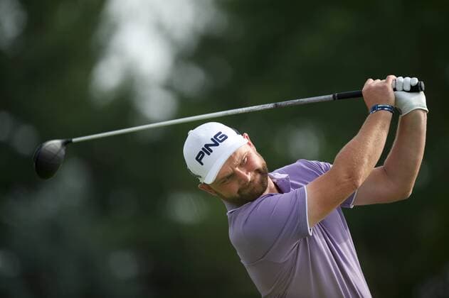 June 18, 2016: Andy Sullivan tees off from the third hole during the third round of golf at the US Open at Oakmont Country Club in Pittsburgh, PA. (Photo by Shelley Lipton Icon Sportswire) GOLF: JUN 18 PGA Golf Herren - US Open - Third Round Icon160618029 EDITORIAL USE ONLY