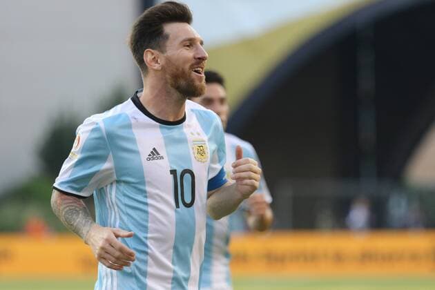 18 June 2016: Argentina forward Lionel Messi (10) smiles after assisting in the first goal of the game. Argentina defeated Venezuela 4-1 in the semi-final match in the 2016 Copa America Centenario at Gillette Stadium in Foxborough, Massachusetts. (Photograph by Corey Silvia Icon Sportswire) SOCCER: JUN 18 Copa America Centenario - Quarterfinal - Argentina v Venezuela Icon0618160001 EDITORIAL USE ONLY