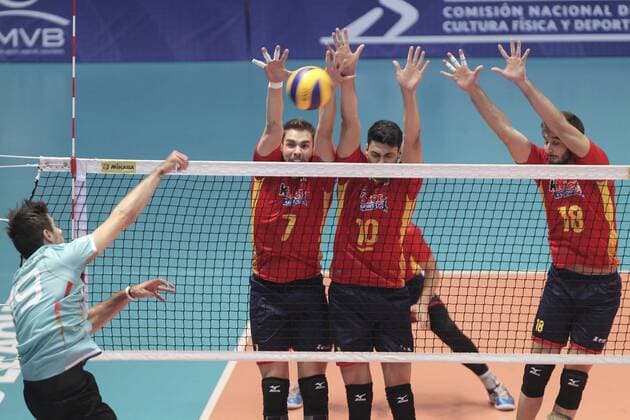 Volleyball, World League, Spanien - Deutschland Spanish Andres Villena (2L), Jorge Fernandez (2R) and Juan Manuel Gonzalez (R) in action next to Daniel Malescha (L) of Germany during their match of the FIVB Volleyball World League between Mexico and Spain at the Gimnasio Olimpicio Juan de la Barrera in Mexico City, Mexico, 17 June 2016. Spain vs Germany !ACHTUNG: NUR REDAKTIONELLE NUTZUNG!  20160619-636019452232965473