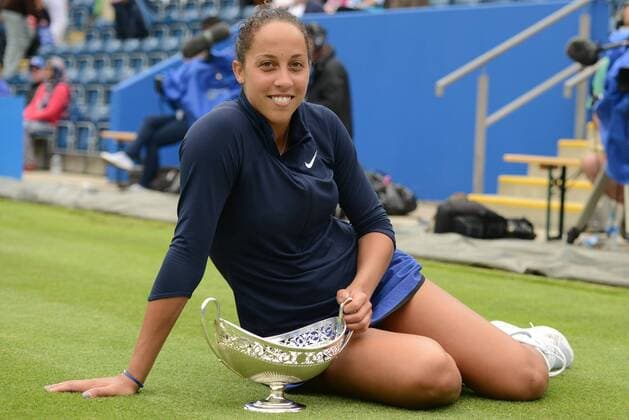 Tennis, Madison Keys gewinnt WTA Turnier in Birmingham June 19, 2016 - Birmingham, Warwickshire, England - MADISON KEYS of the United States with the Maud Watson trophy after winning the Aegon Classic Birmingham tennis tournament. Tennis 2016 - Aegon Classic Birmingham - Day 7 - ZUMAl132